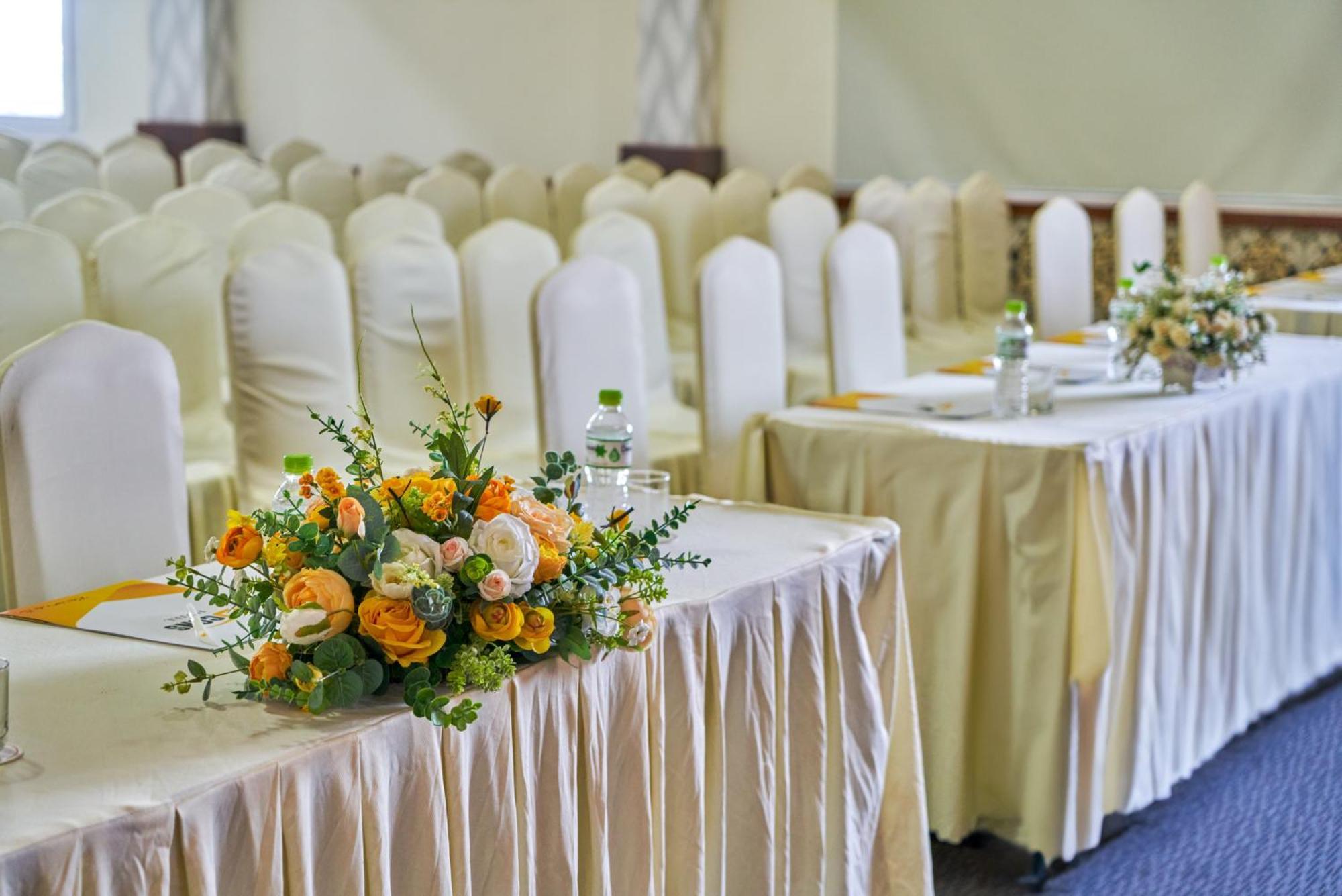 Bcons Riverside Hotel Binh Duong Thu Dau Mot Екстериор снимка